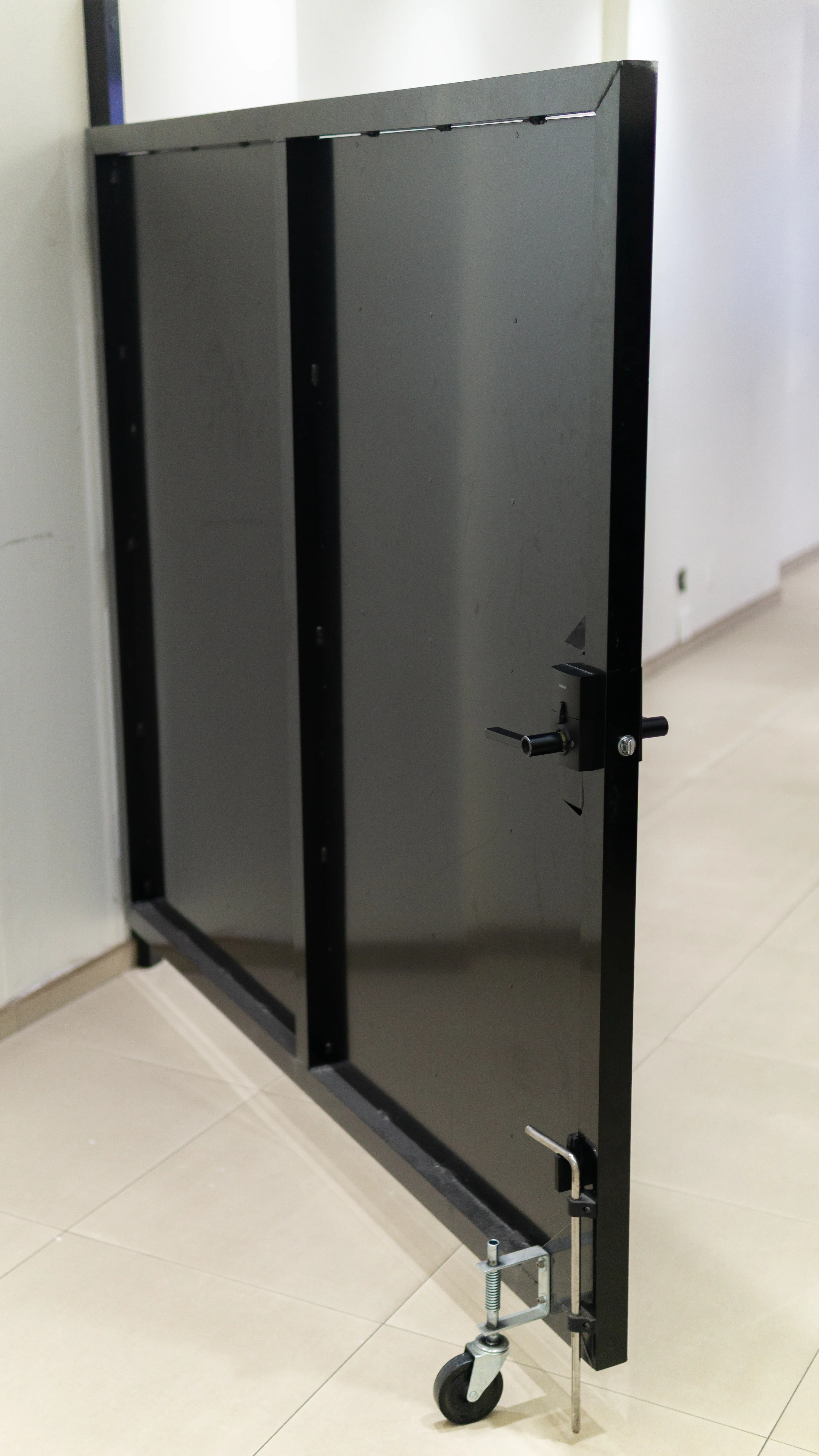 Porte d’acier sur mesure